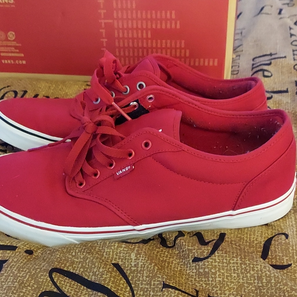 Red vans - Picture 2 of 6